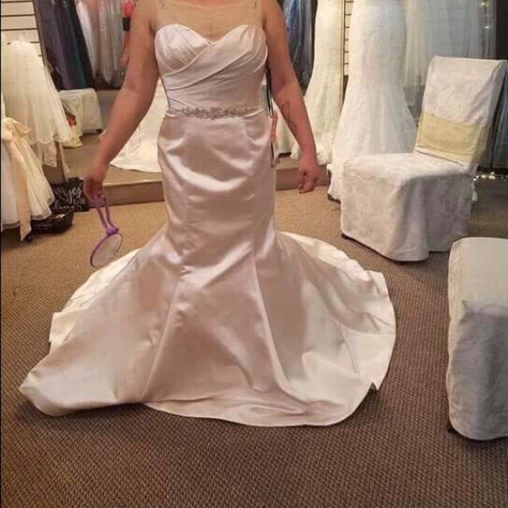 Brand new wedding dress